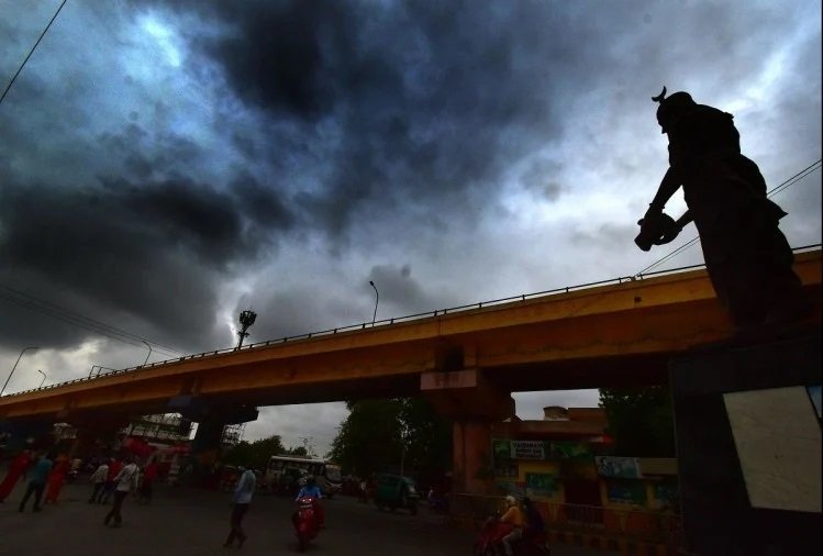 पेंड्रा में बारिश, राज्य के 4 संभाग में अलर्ट