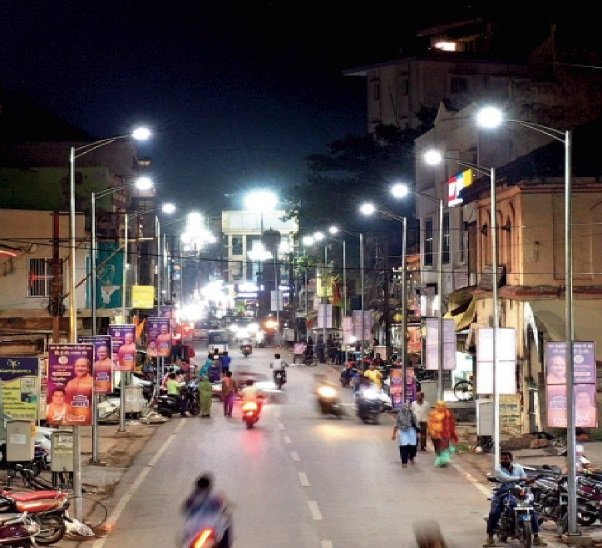 रायपुर में अंडरग्राउंड केबलिंग व आकर्षक लाइटिंग का कार्य जारी