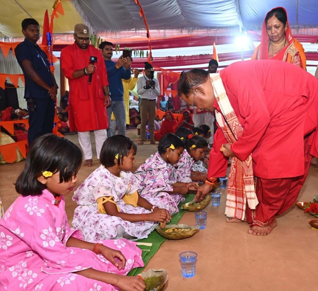 रायपुर : मुख्यमंत्री श्री विष्णु देव साय ने की मां दुर्गा की पूजा अर्चना