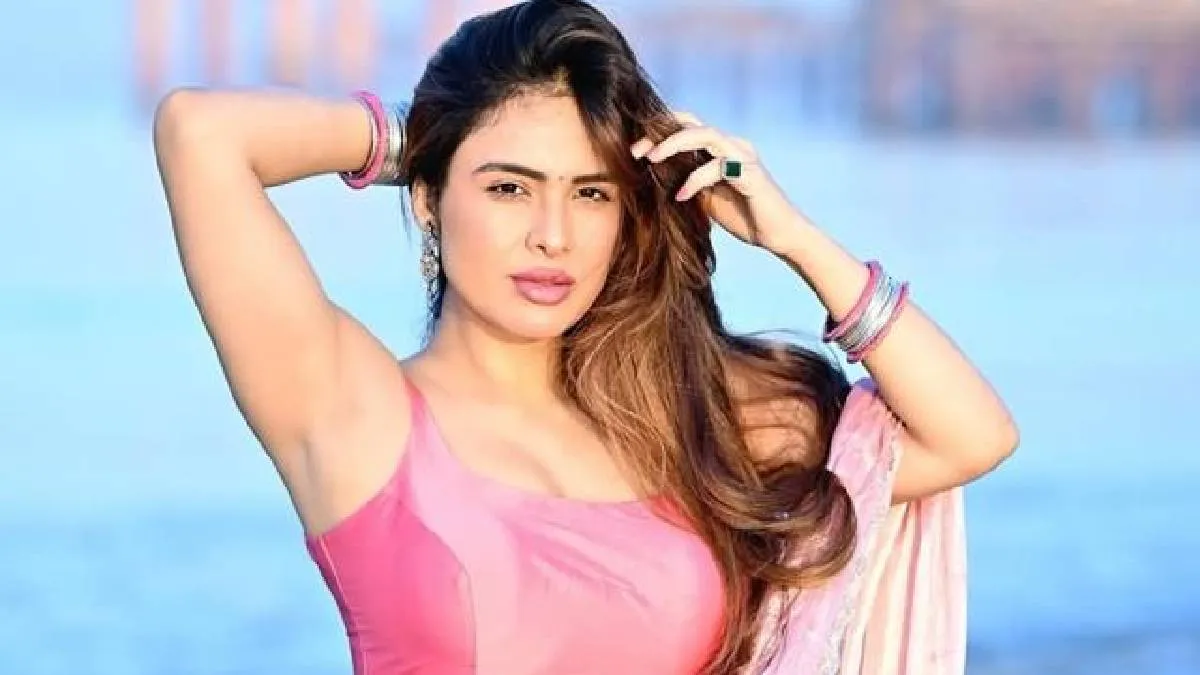 एक्ट्रेस नेहा मलिक के घर हुई चोरी