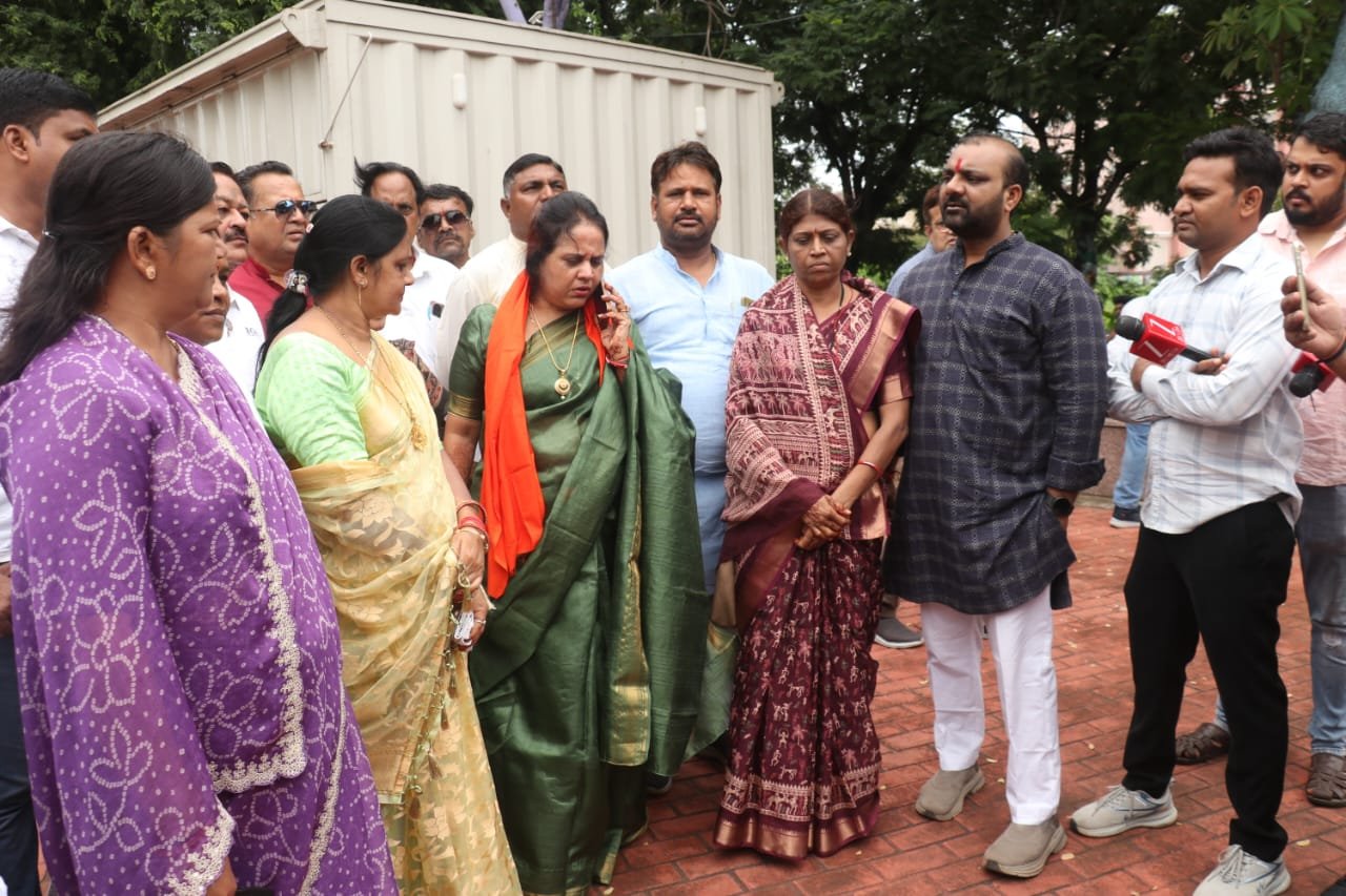 महापौर मीनल चौबे की नगरवासियों से अपील – व्यावहारिक सोच अपनाएँ