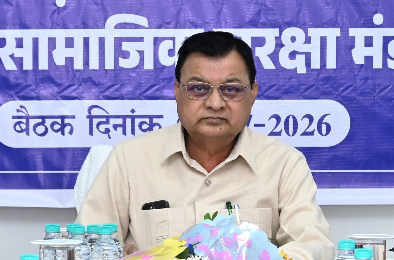 श्रम मंत्री की बैठक में बड़ा फैसला- असंगठित श्रमिकों के लिए बनेंगी नई योजनाएं