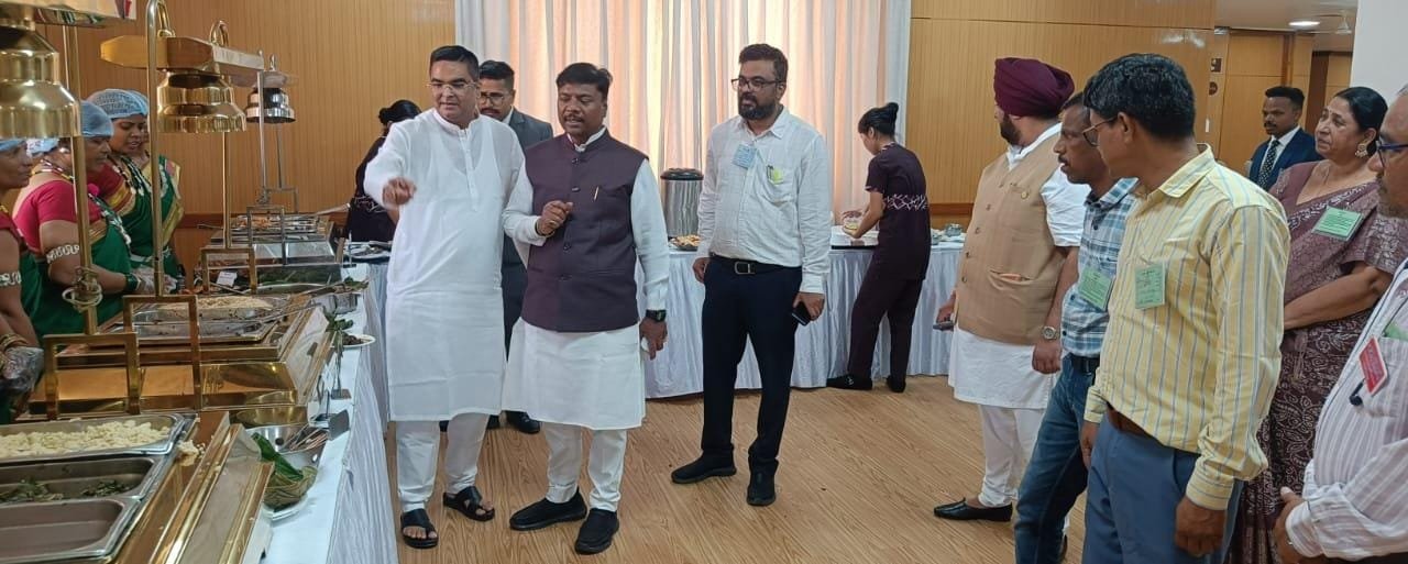 अबूझमाड़ का स्वाद पहुँचा विधानसभा- अरक चावल की महक से