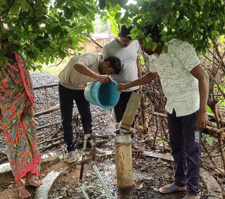 स्वच्छ जल से बदली जिंदगी: क्लोरीनेशन अभियान ने ग्राम रांपा के ग्रामीणों को दिया सुरक्षित पेयजल का भरोसा