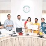 कलाकारों और साहित्यकारों के सम्मान-संवर्धन की दिशा में बड़ा कदम, संस्कृति विभाग ने वितरित किए सहायता एवं छात्रवृत्ति राशि के चेक