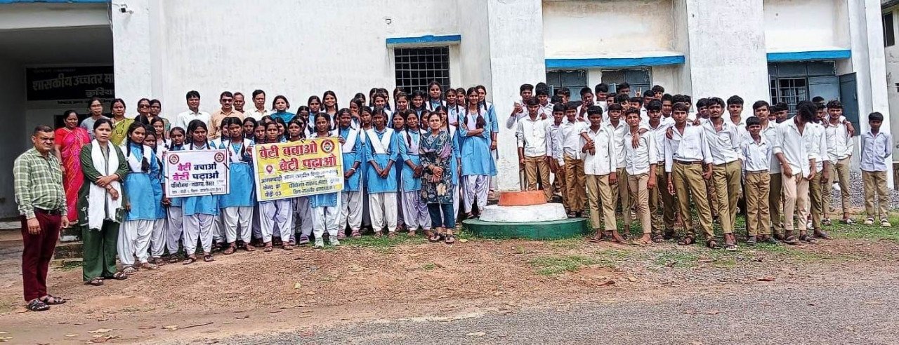बेटी बचाओ, बेटी पढ़ाओ योजना के तहत बालिकाओं को आत्मरक्षा प्रशिक्षण देकर किया गया सशक्त