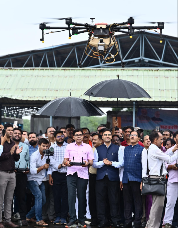आधुनिक खेती का नया अध्याय: अब सहकारी समितियों के जरिए किसानों को मिलेगी 'ड्रोन स्प्रेयर' की सुविधा