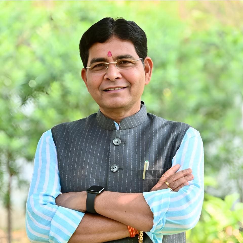 मंत्री टंक राम वर्मा ने नरेंद्र शर्मा को शिक्षा विभाग का प्रतिनिधि बनाया