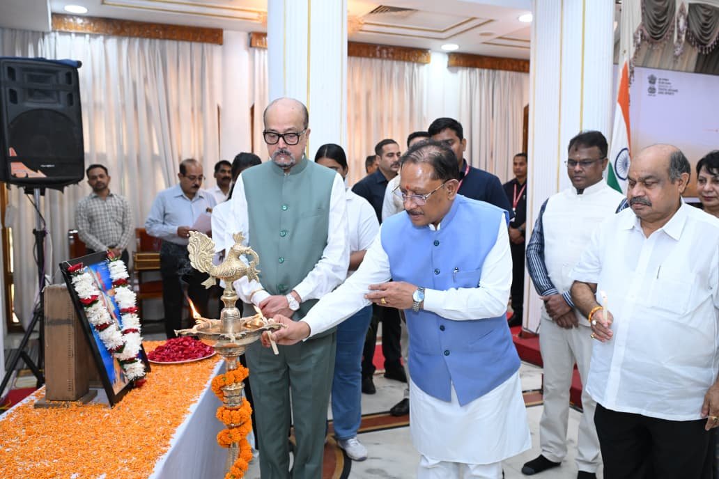 राज्यपाल श्री रमेन डेका और मुख्यमंत्री श्री विष्णु देव साय की उपस्थिति में लोक भवन से ‘नशा मुक्त युवा विकसित भारत संकल्प अभियान’ का शुभारंभ