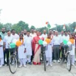 मंत्री श्रीमती लक्ष्मी राजवाड़े ने सरस्वती साइकिल योजना के तहत छात्राओं को बांटी साइकिलें