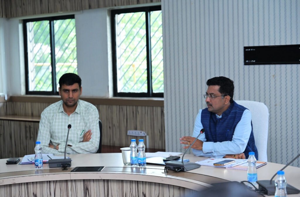 नगरीय प्रशासन विभाग के नए प्रमुख सचिव श्री सोनमणि बोरा ने ली मैराथन बैठक