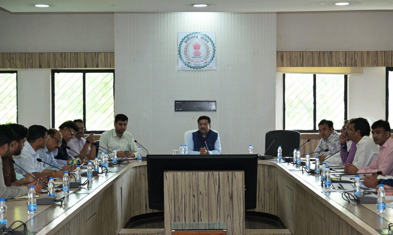 नगरीय प्रशासन विभाग के नए प्रमुख सचिव श्री सोनमणि बोरा ने ली मैराथन बैठक