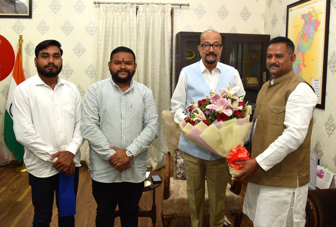 राज्यपाल श्री रमेन डेका से अखिल भारतीय कुर्मी क्षत्रिय महासभा के प्रतिनिधिमंडल की सौजन्य मुलाकात