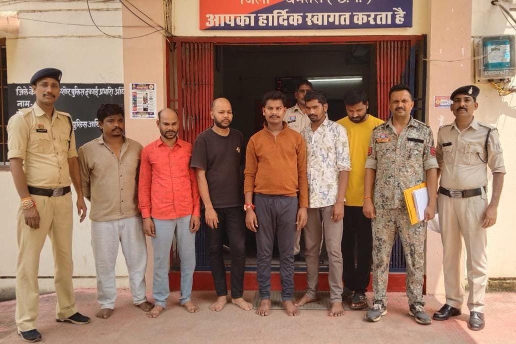 राठी गोदाम के पास जुआ खेलते 6 गिरफ्तार, 55,650 रुपए और ताश जब्त